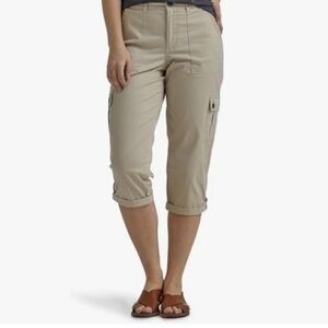 Lee Women’s Ultra Lux Comfort Cargo Capri Pant | Women’s Petite Size 4P
